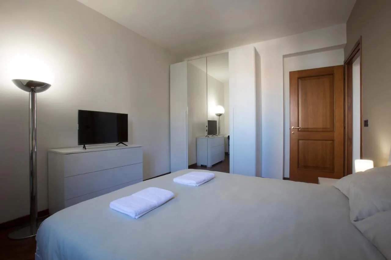 Appartamento Moderno Metro B San Paolo Róma Apartman